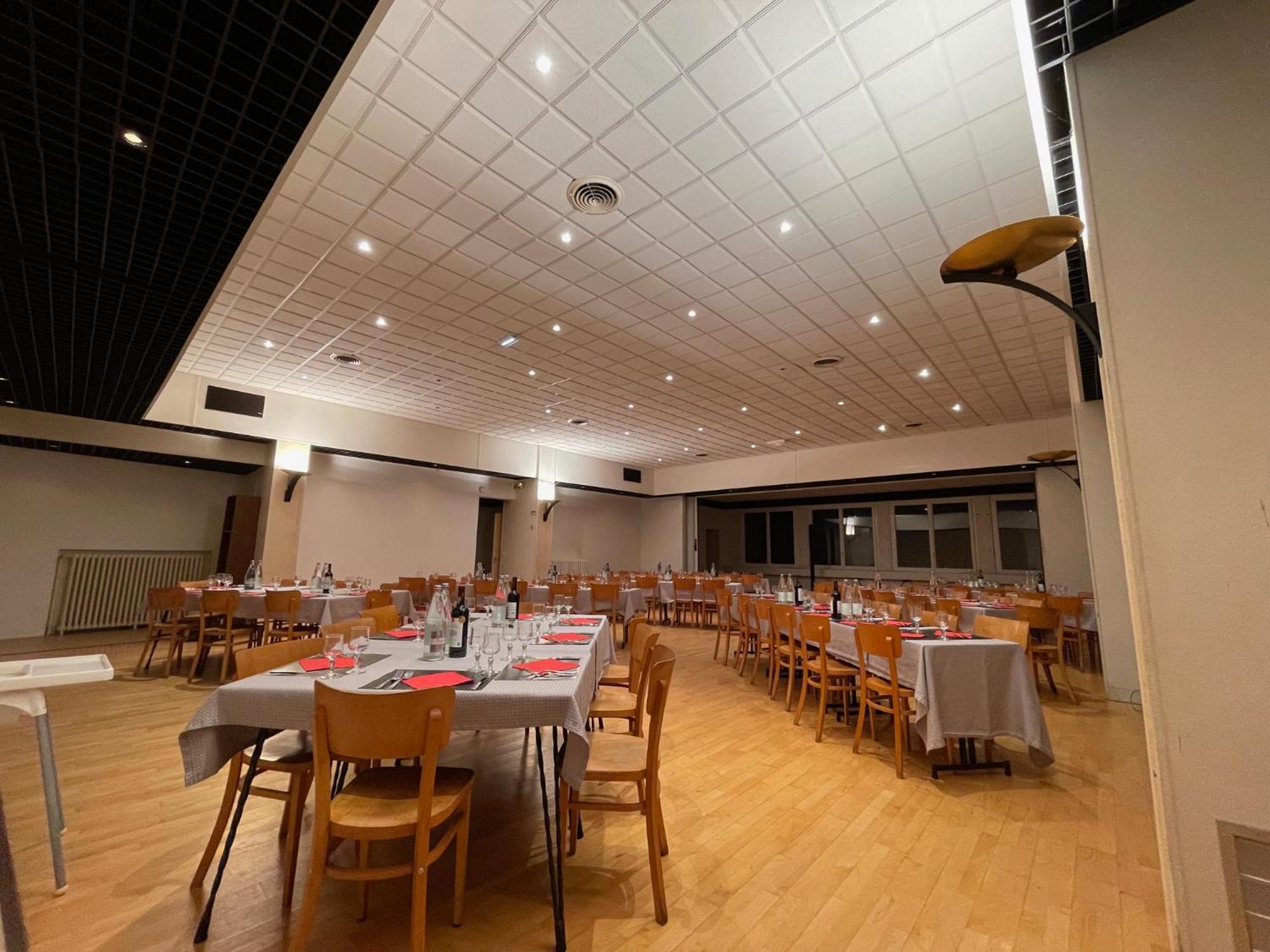 Le Faou Le Relais De La Place מראה חיצוני תמונה