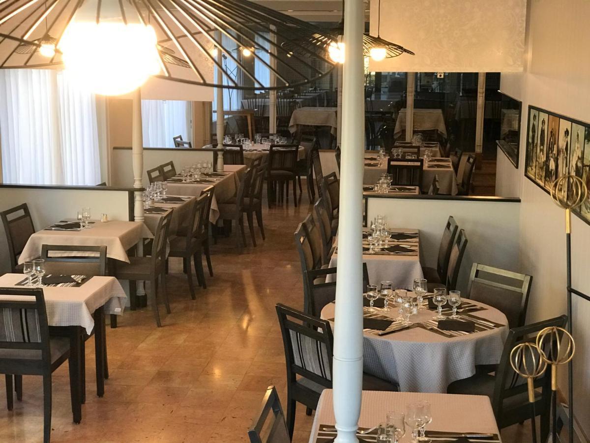 Le Faou Le Relais De La Place מראה חיצוני תמונה
